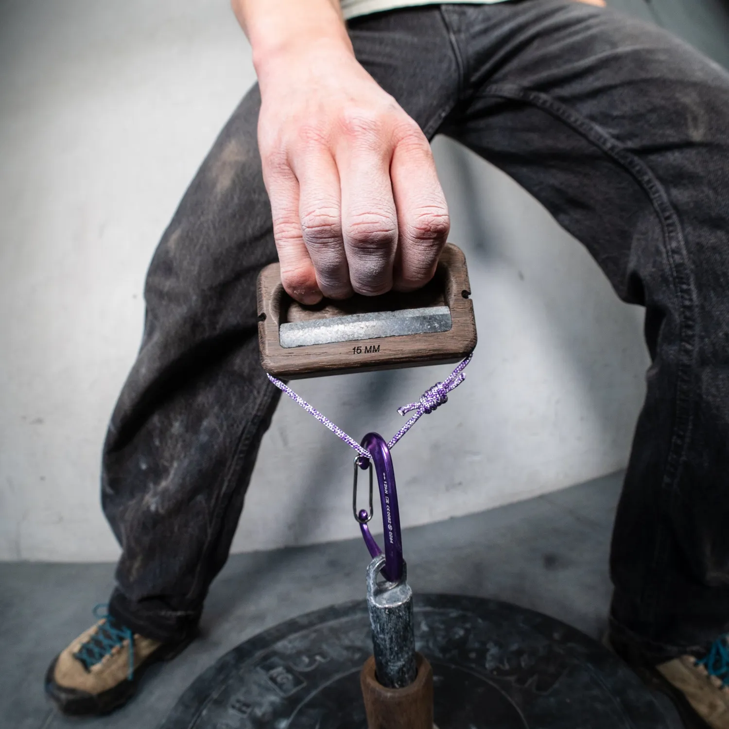 Nature Climbing Stone Hanger Mini hangboard røget eg uden gravering