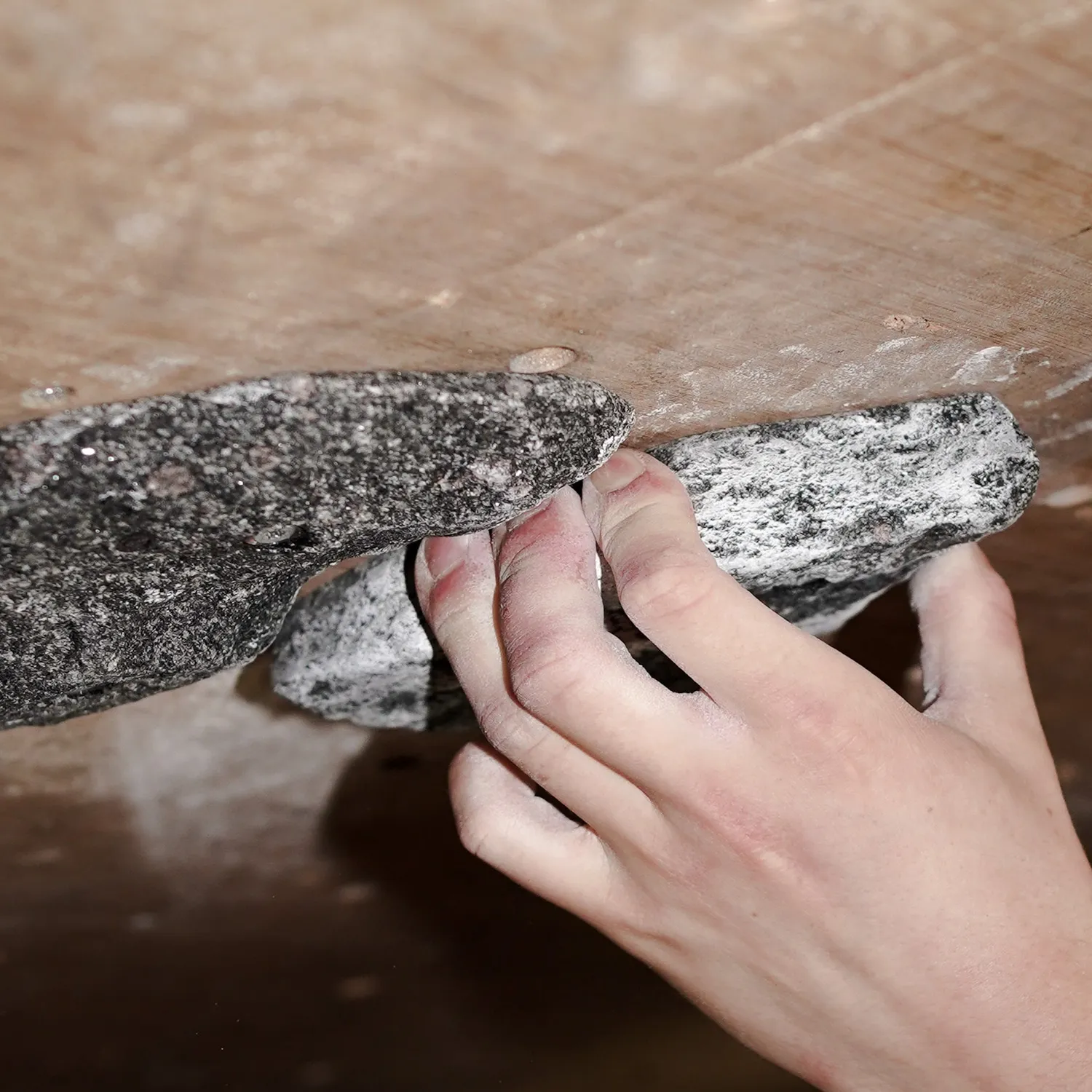 Nature Climbing Raw Granite klatregreb screw-on norsk granit
